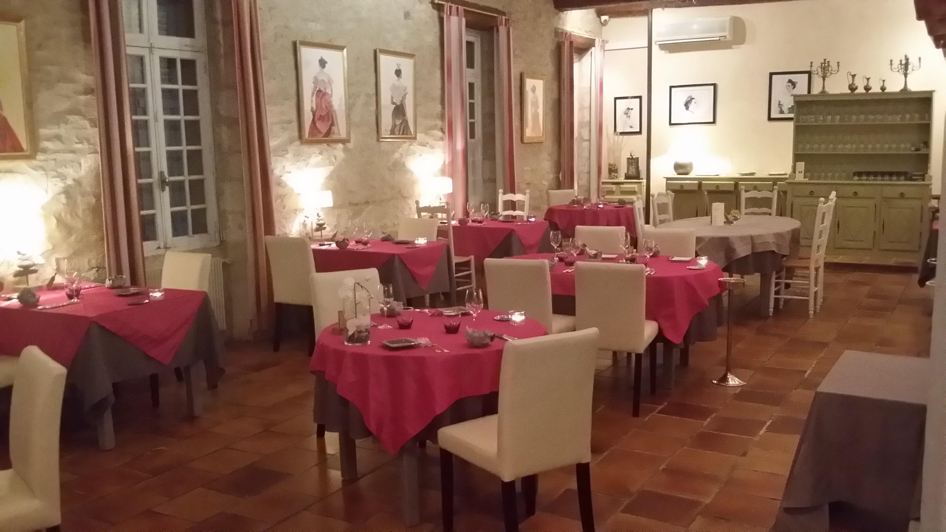 Logis Auberge De Tavel Eksteriør billede